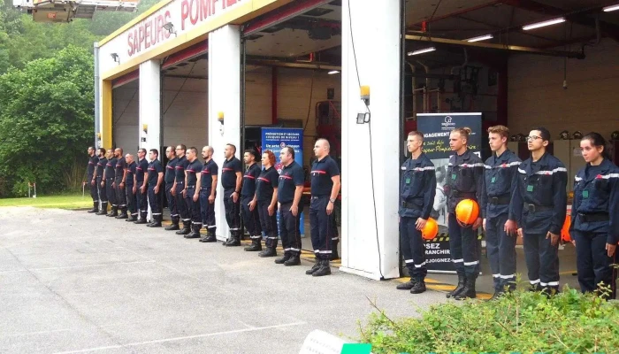 Caserne Des Sapeurs -  Pompiers De Ferriere La Grande Tout - Ferrière-la-grande
