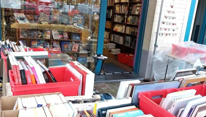 Des Livres Et Vous -  Tout - Esquelbecq
