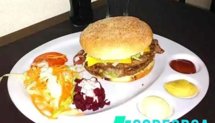 Le Domaine Du Faux Rieux -  Plats Et Boissons - Ferrière-la-grande