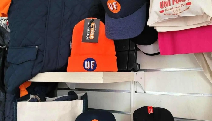 Uni Form -  Tout - Péronne-en-mélantois